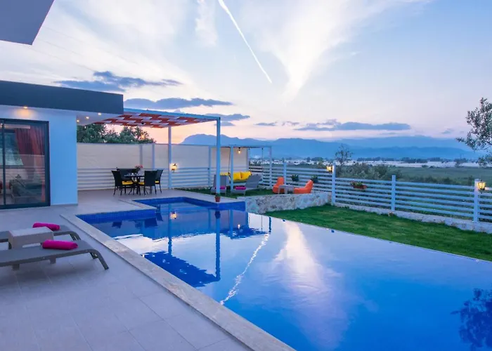 Yesilkoy 2 Bedroom Вилла *