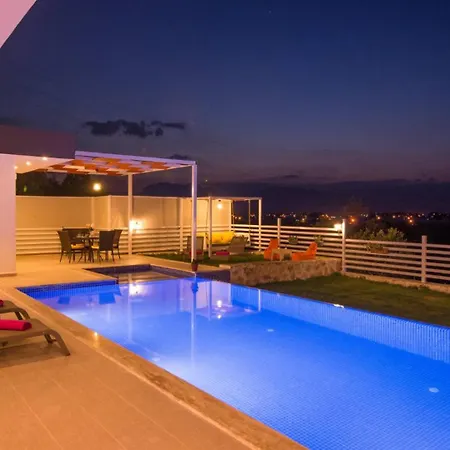 Yesilkoy 2 Bedroom Καλκάν